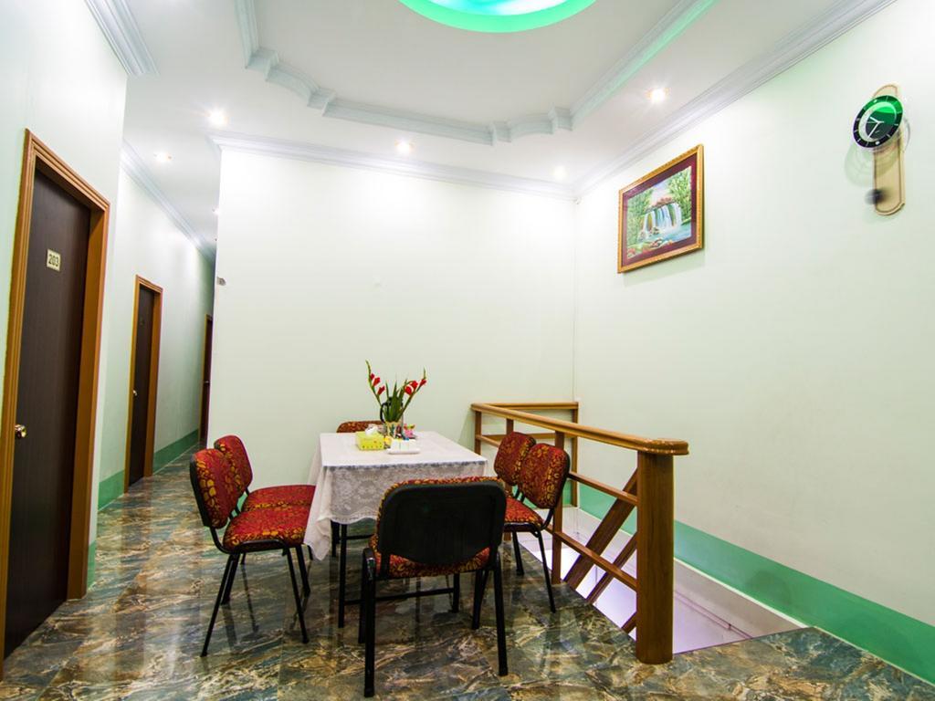 Royal Star Guest House Yangon Exterior photo